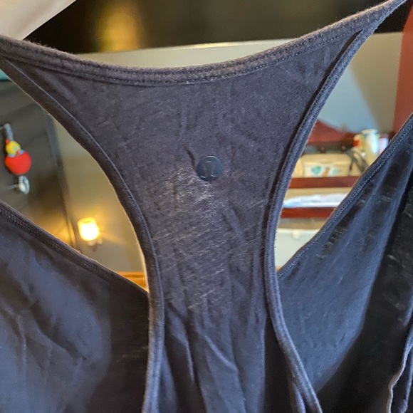 Brand name tops - Picture 3 of 8